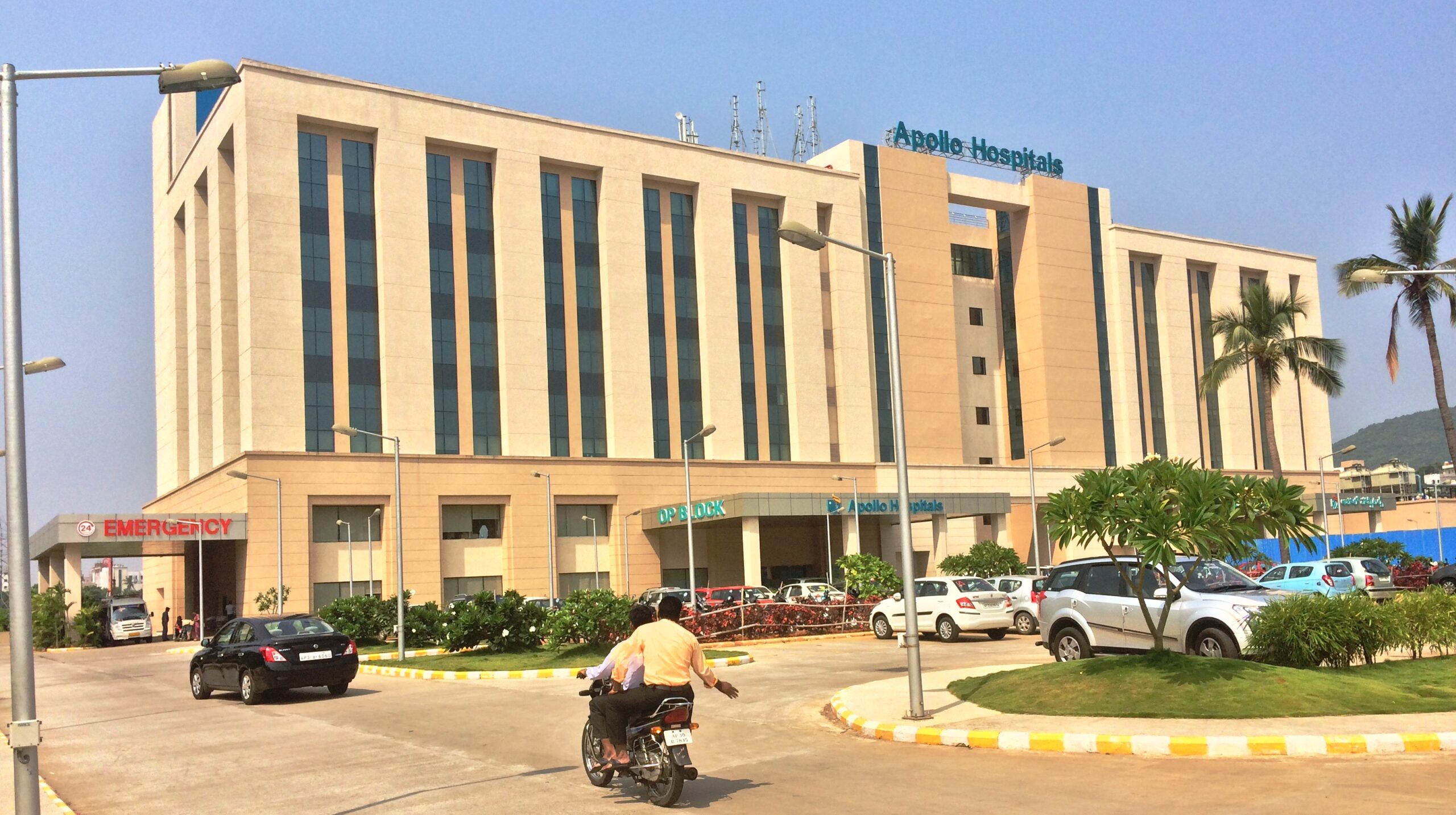 Apollo doctors treat 35-year-old woman with achalasia using advanced endoscopic procedure