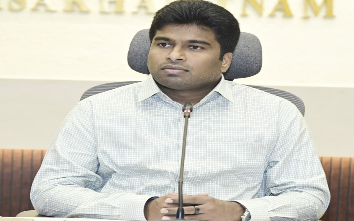Collector Directs Time-Bound Clearance of Industrial Permits